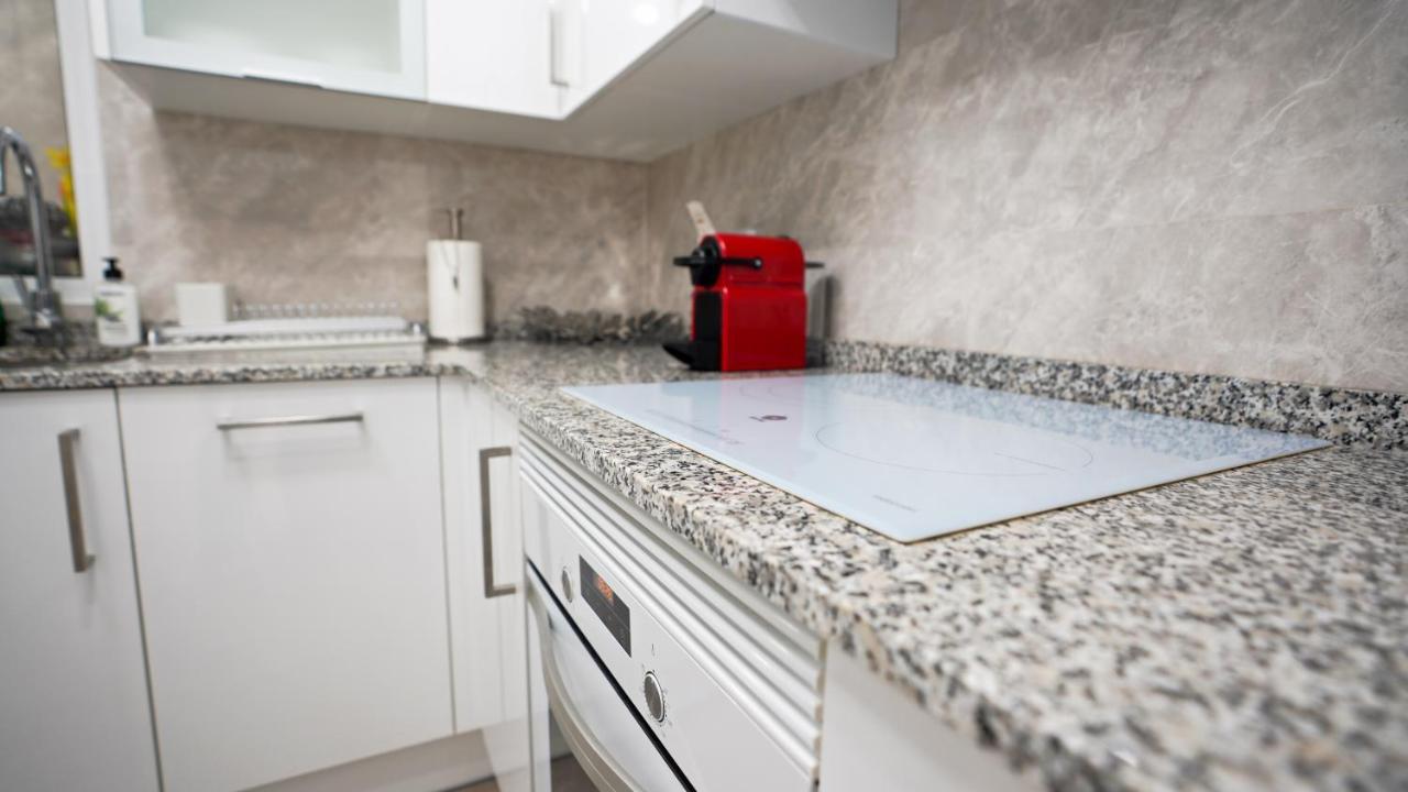 Stylish & Spacious Family Apartment Near Beach & Vibrant Historic Market Alicante Exterior foto
