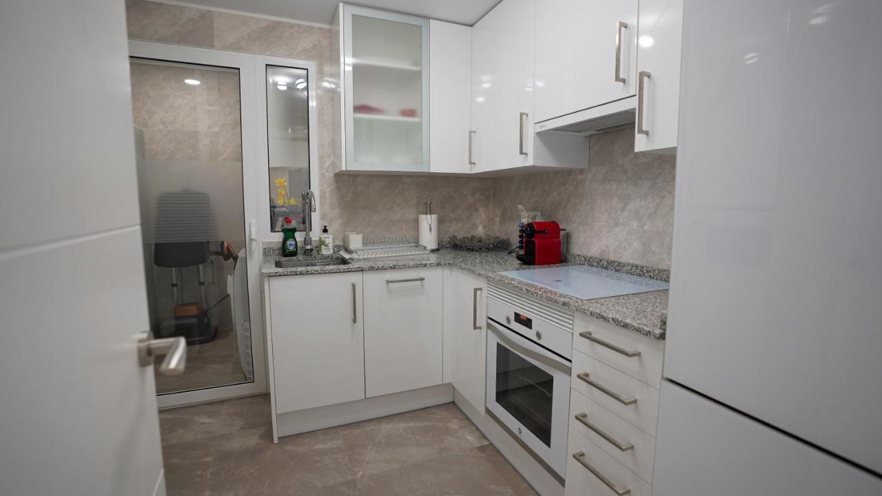 Stylish & Spacious Family Apartment Near Beach & Vibrant Historic Market Alicante Exterior foto