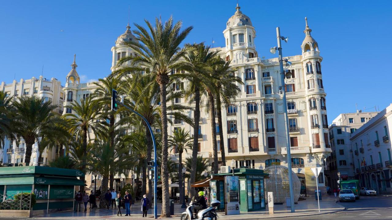 Stylish & Spacious Family Apartment Near Beach & Vibrant Historic Market Alicante Exterior foto