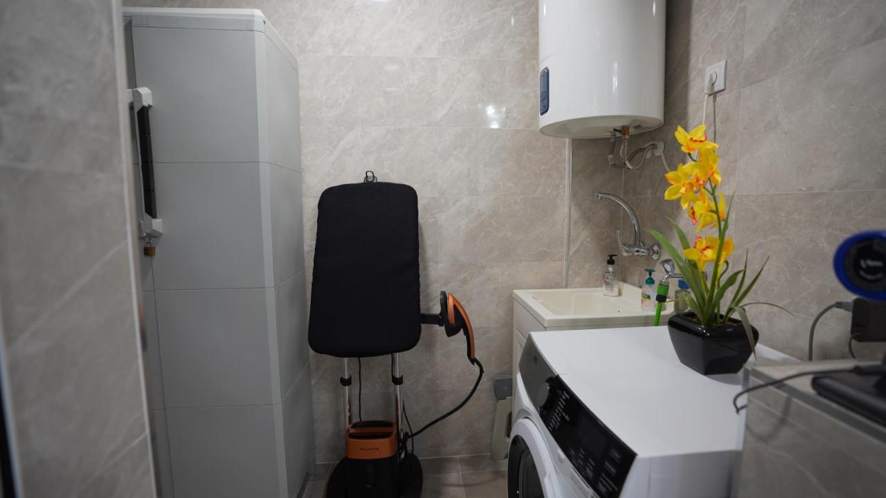 Stylish & Spacious Family Apartment Near Beach & Vibrant Historic Market Alicante Exterior foto
