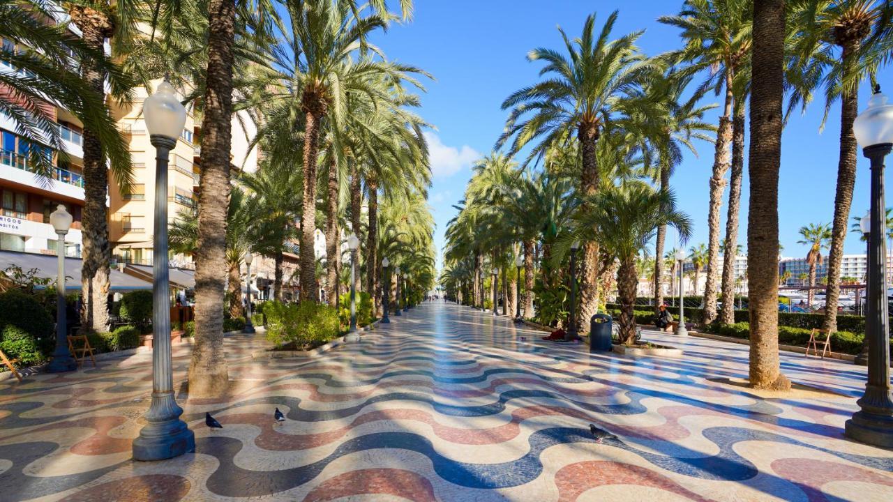 Stylish & Spacious Family Apartment Near Beach & Vibrant Historic Market Alicante Exterior foto